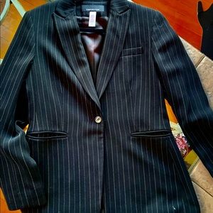 JONES OF NEW YORK STRIPED BLAZER.